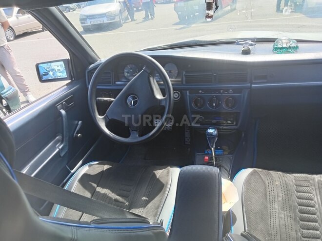 Mercedes 190-5