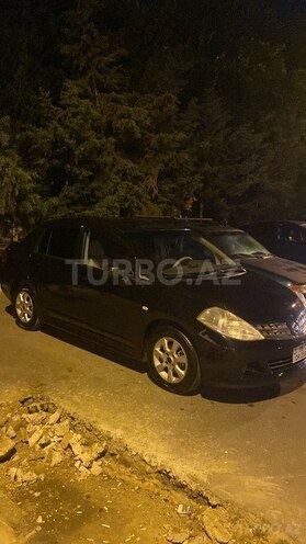 Nissan Tiida-3