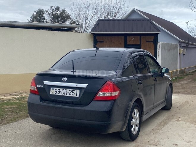Nissan Tiida-2