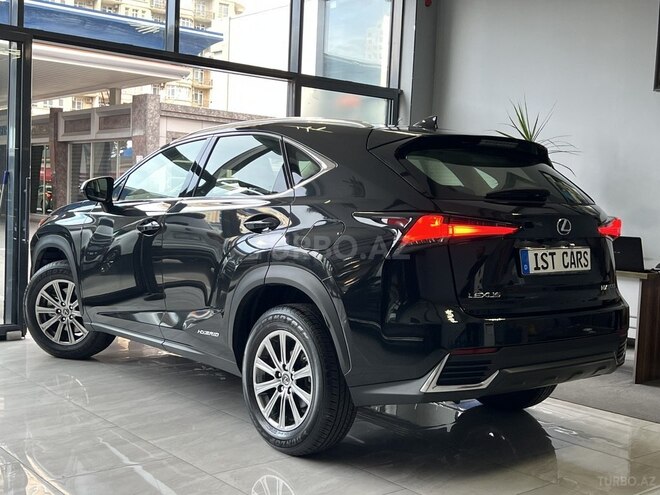 Lexus NX 300h-9