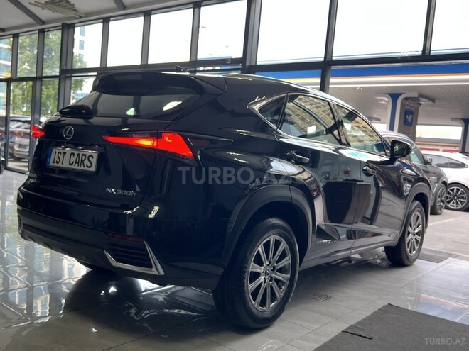 Lexus NX 300h-8