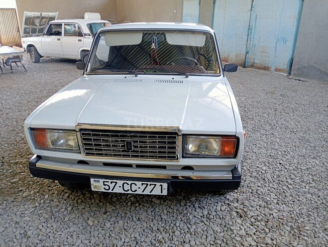 LADA (VAZ) 2107-2
