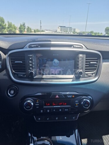 Kia Sorento-11