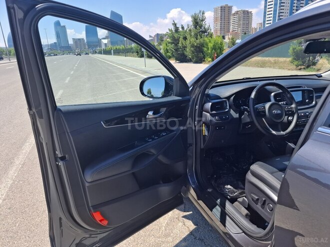 Kia Sorento-13