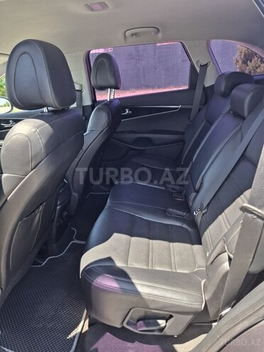 Kia Sorento-16