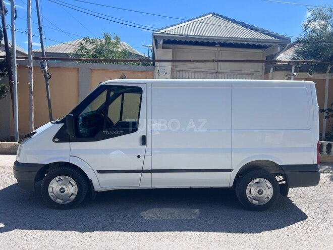 Ford Transit-5