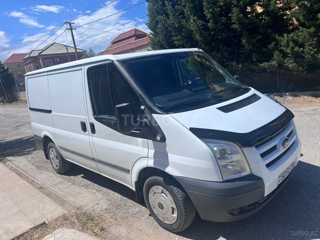 Ford Transit-4