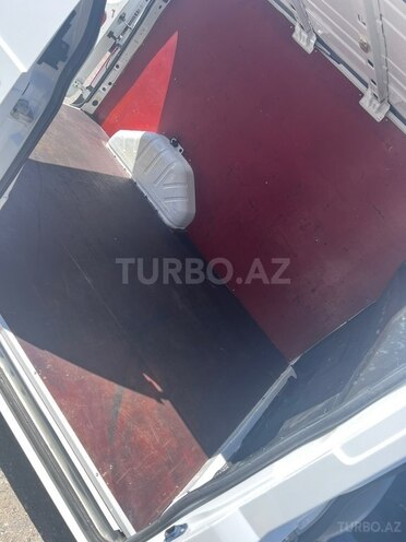 Ford Transit-8