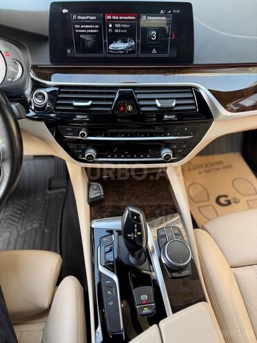 BMW 530e-7