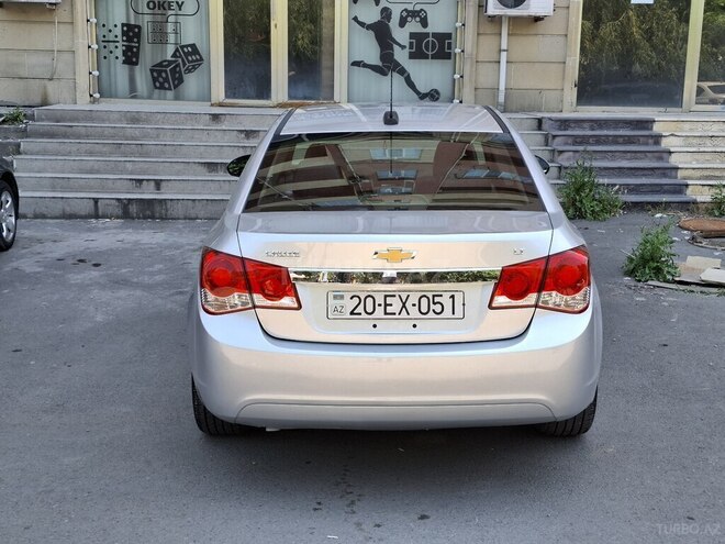 Chevrolet Cruze-8