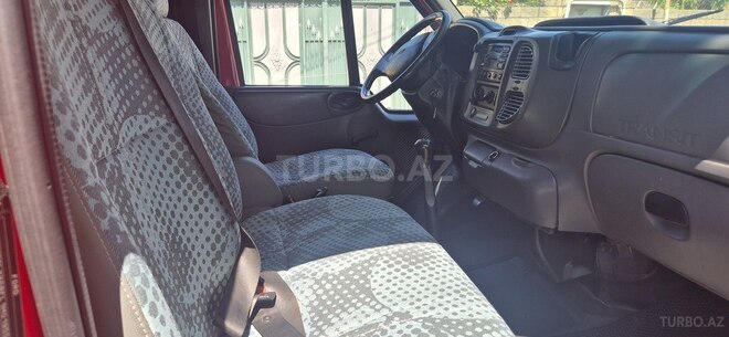 Ford Transit-4