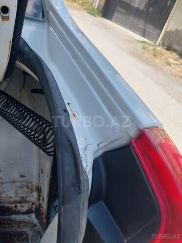 Renault Logan-12