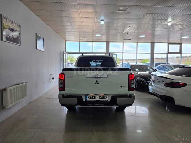 Mitsubishi L200-7