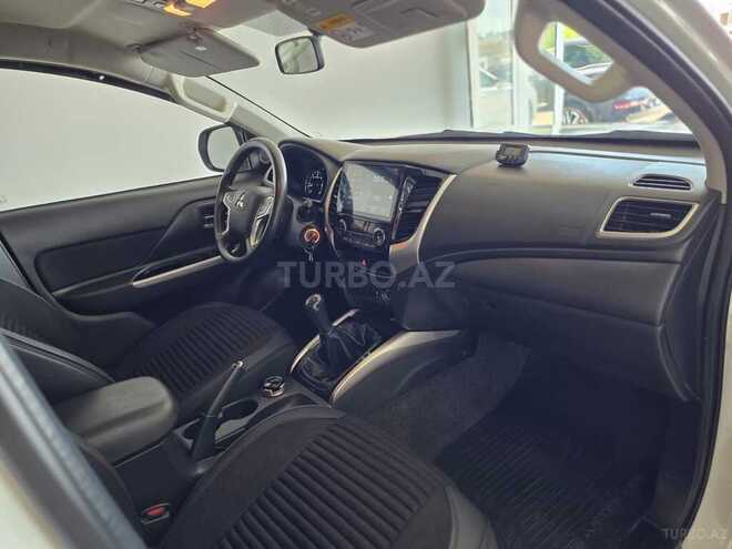 Mitsubishi L200-15