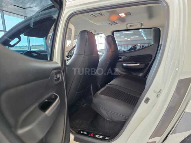 Mitsubishi L200-16