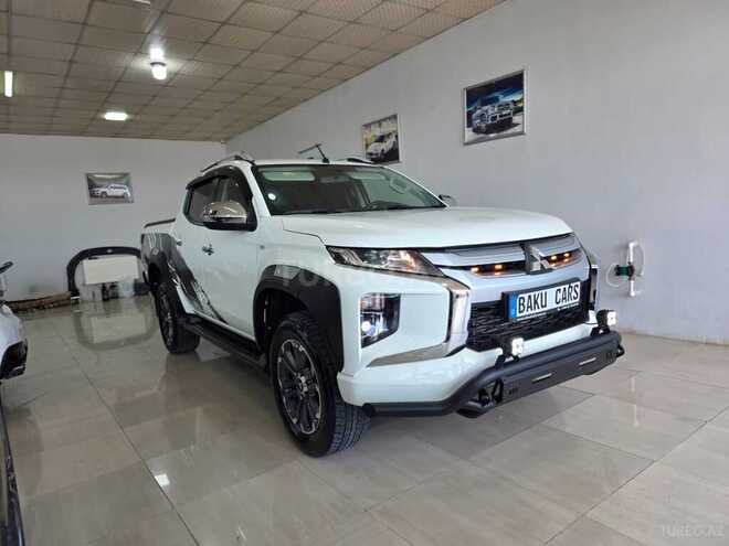 Mitsubishi L200-1