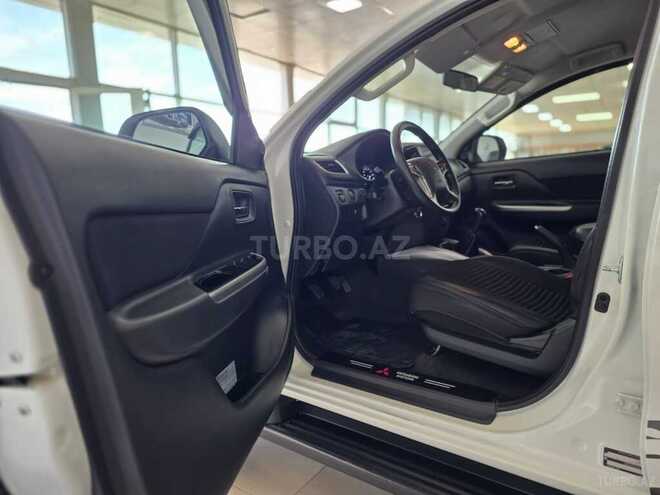 Mitsubishi L200-20