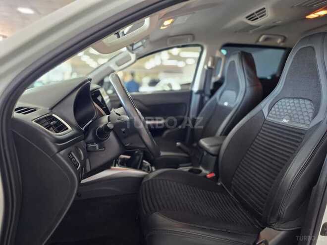 Mitsubishi L200-17