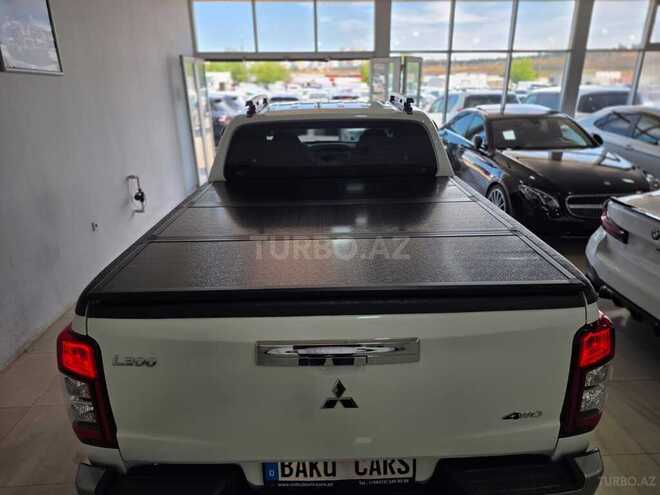 Mitsubishi L200-9
