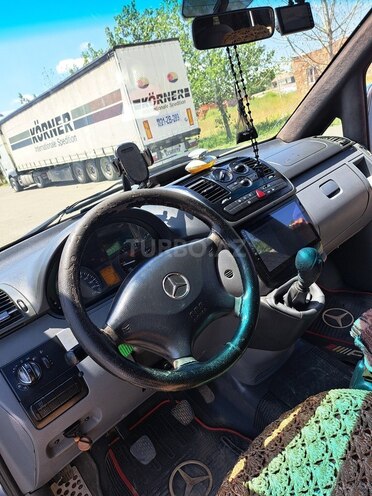 Mercedes Viano-8