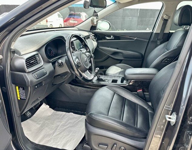 Kia Sorento-9