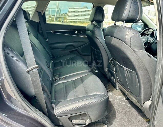 Kia Sorento-12