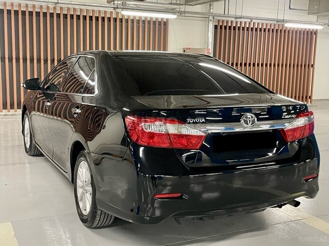 Toyota Camry-5
