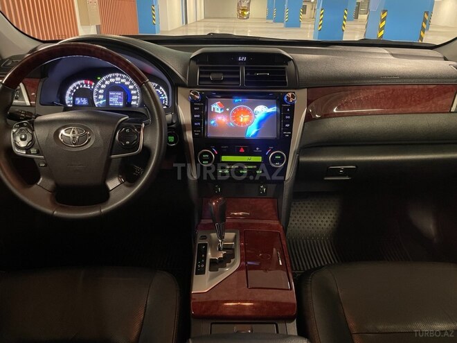 Toyota Camry-12