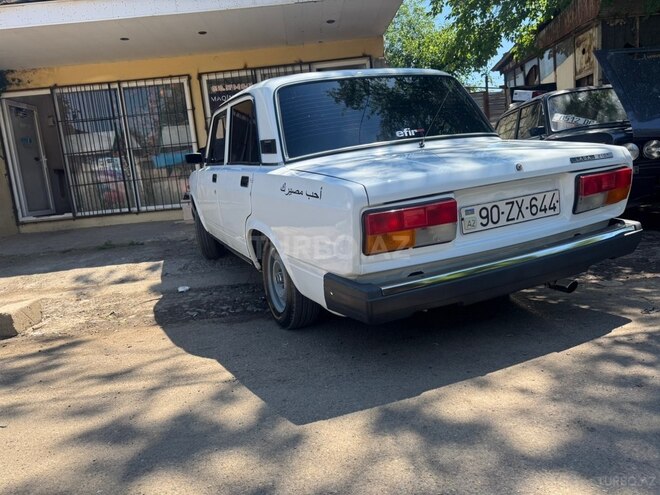 LADA (VAZ) 2107-2