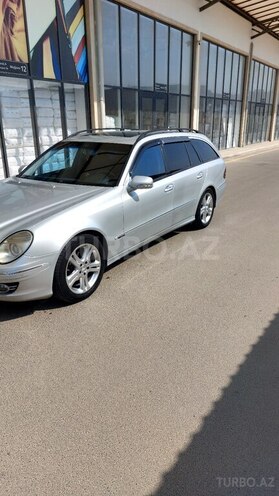 Mercedes E 220-2
