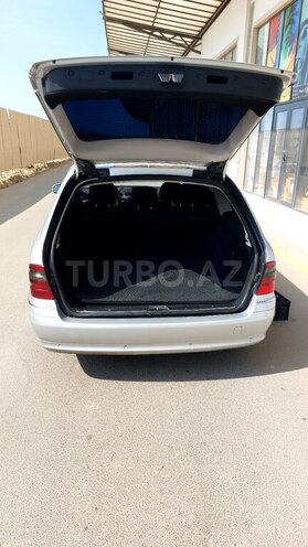 Mercedes E 220-8