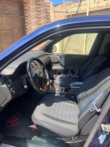 Mercedes E 220-7