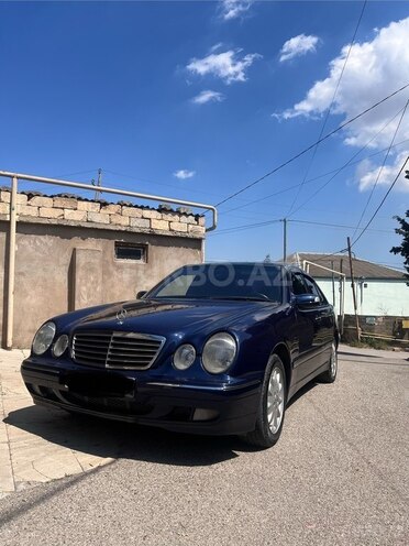 Mercedes E 220-2
