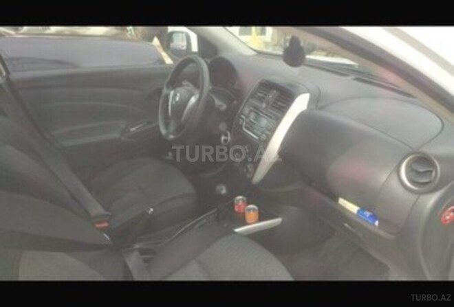 Nissan Sunny-5