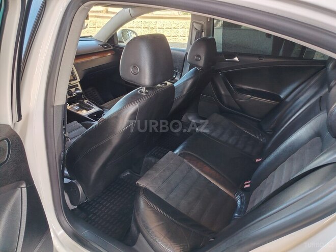 Volkswagen Passat-11