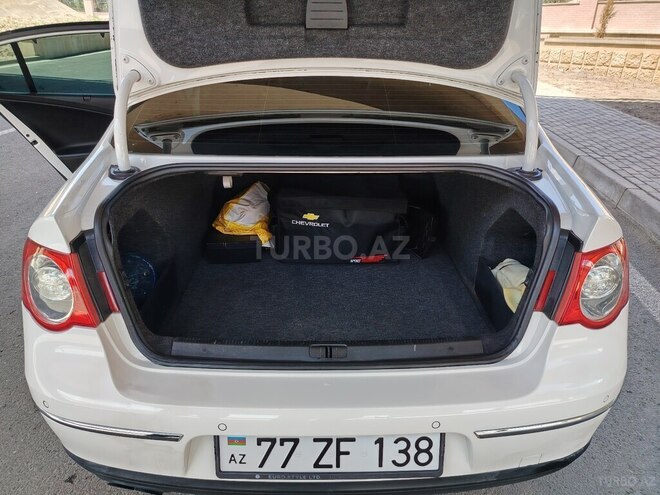 Volkswagen Passat-12