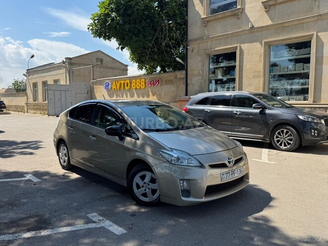 Toyota Prius-1