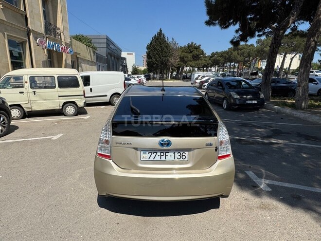 Toyota Prius-3