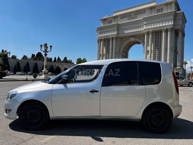 Skoda Fabia-2