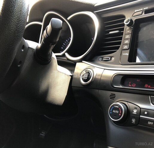 Kia K5-4