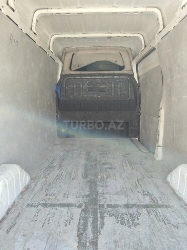 Ford Transit-12