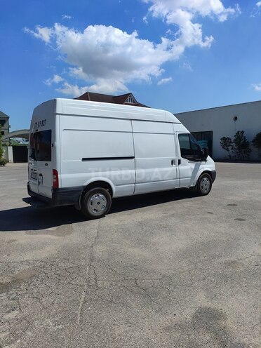 Ford Transit-5