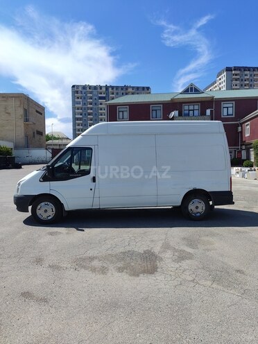 Ford Transit-4