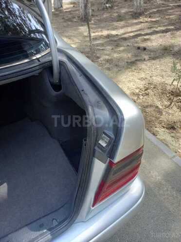 Mercedes E 200-12