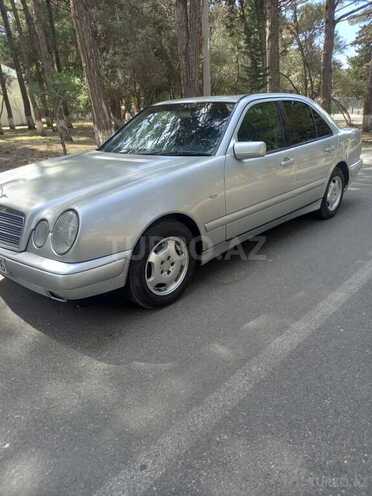 Mercedes E 200-5