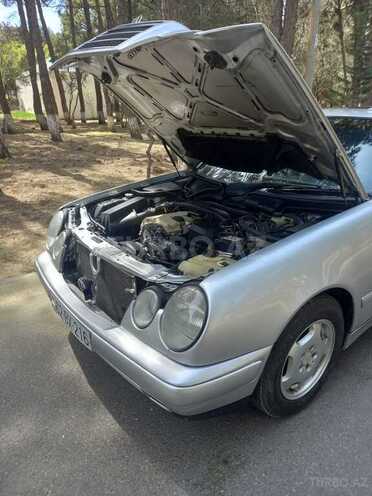 Mercedes E 200-3
