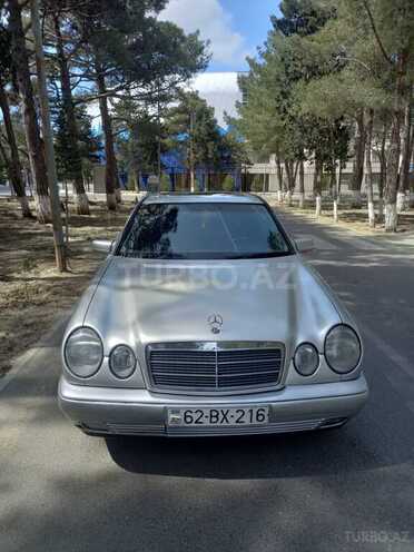 Mercedes E 200-1