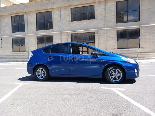 Toyota Prius-5