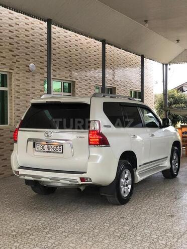 Toyota Land Cruiser Prado-8
