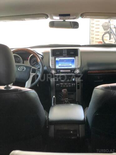 Toyota Land Cruiser Prado-13